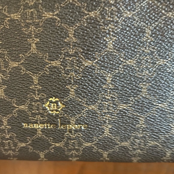 Slim Nanette Lepore crossbody purse and wristlet with two zippered compartments - Picture 2 of 11